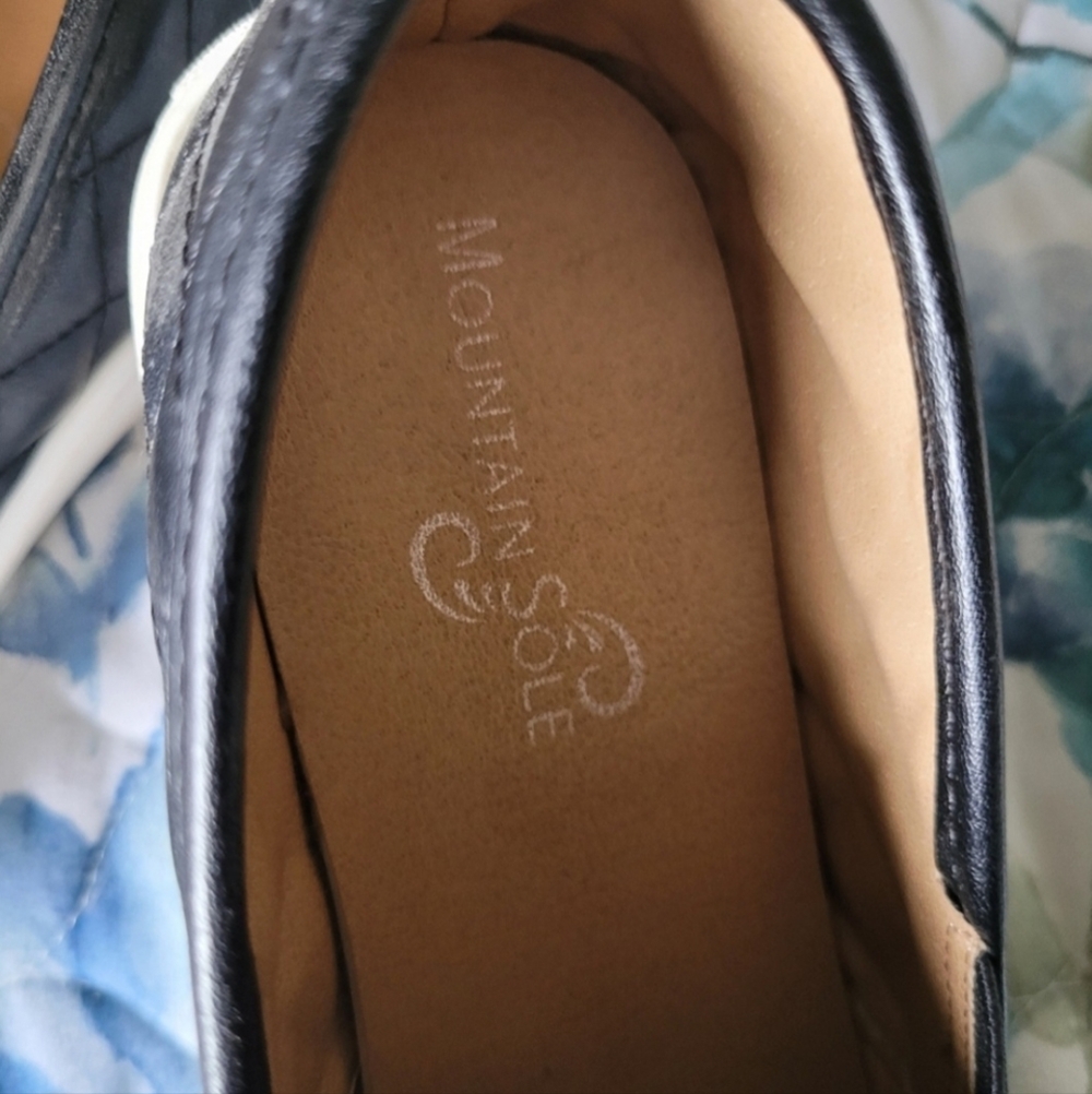 Mountain Sole Quilted Black Loafers - Picture 4 of 5